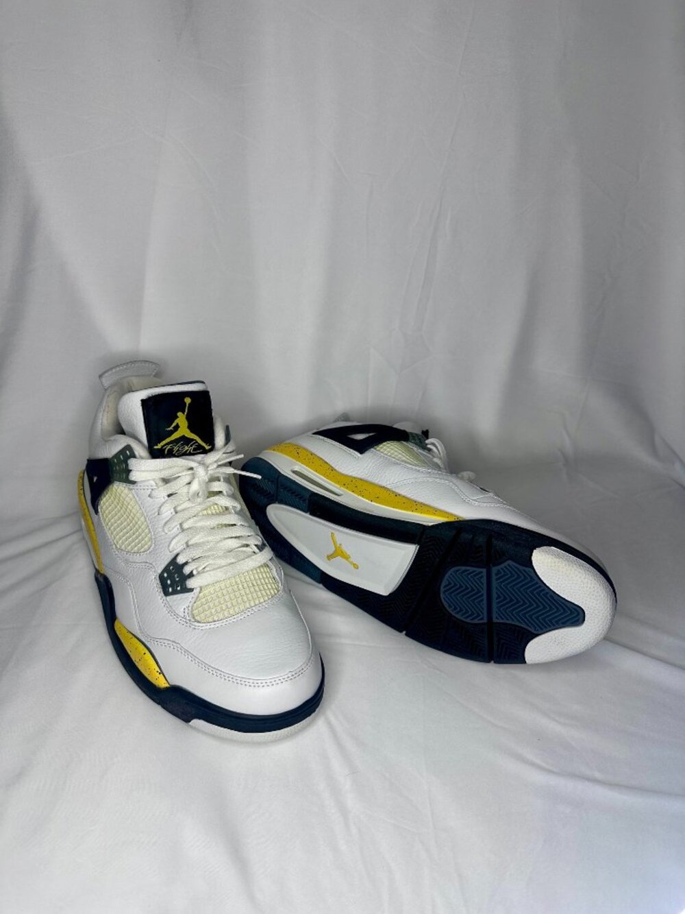 Air Jordan 4 Retro LS 'Tour Yellow' - Rare